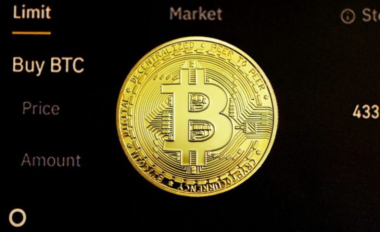  Crypto Market Update: Bitcoin ETFs Face US$870 Million in Outflows, Price Hits Six Month Low